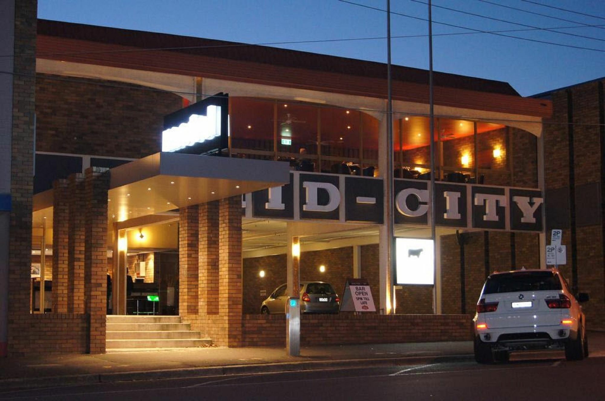 Mid City แบลเลอแรต ภายนอก รูปภาพ